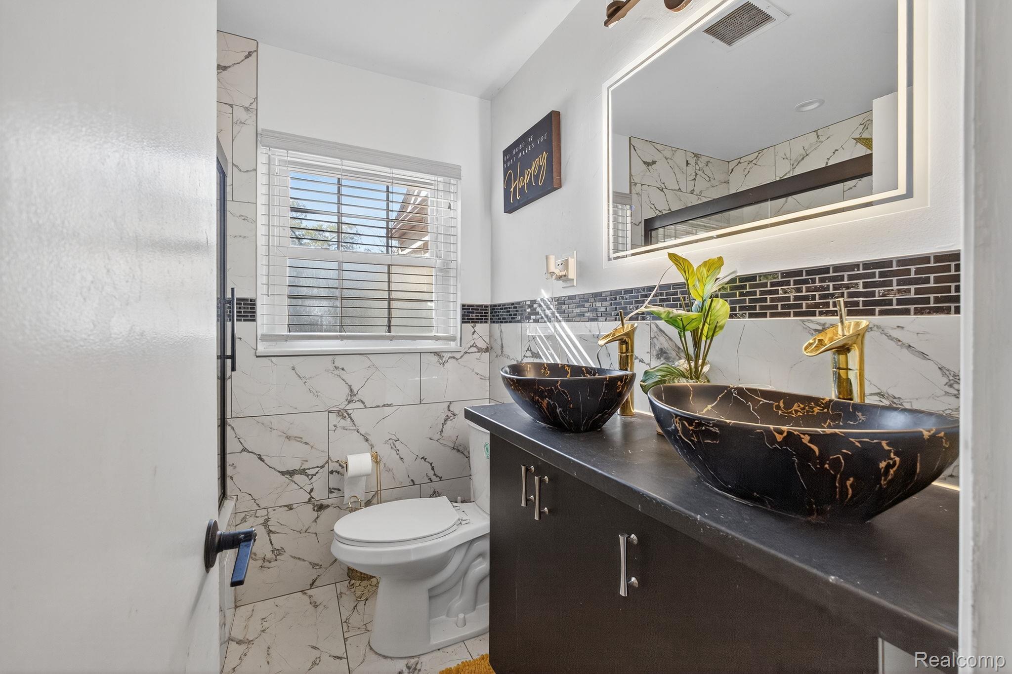 28025 Sunset Boulevard Property Photo 17