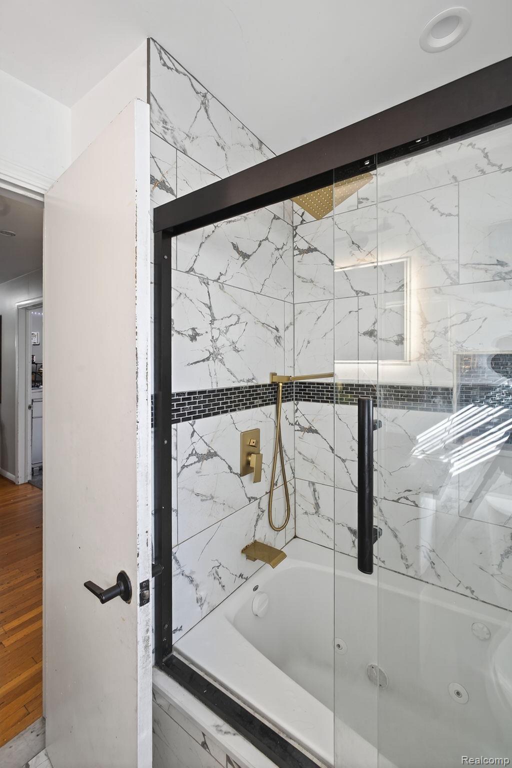 28025 Sunset Boulevard Property Photo 18