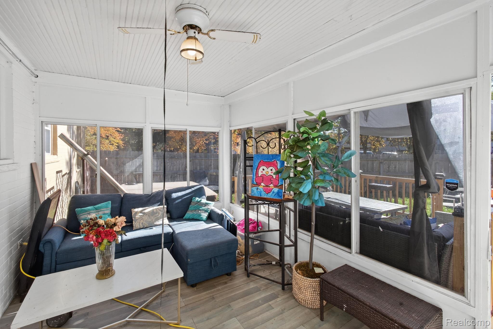 28025 Sunset Boulevard Property Photo 27