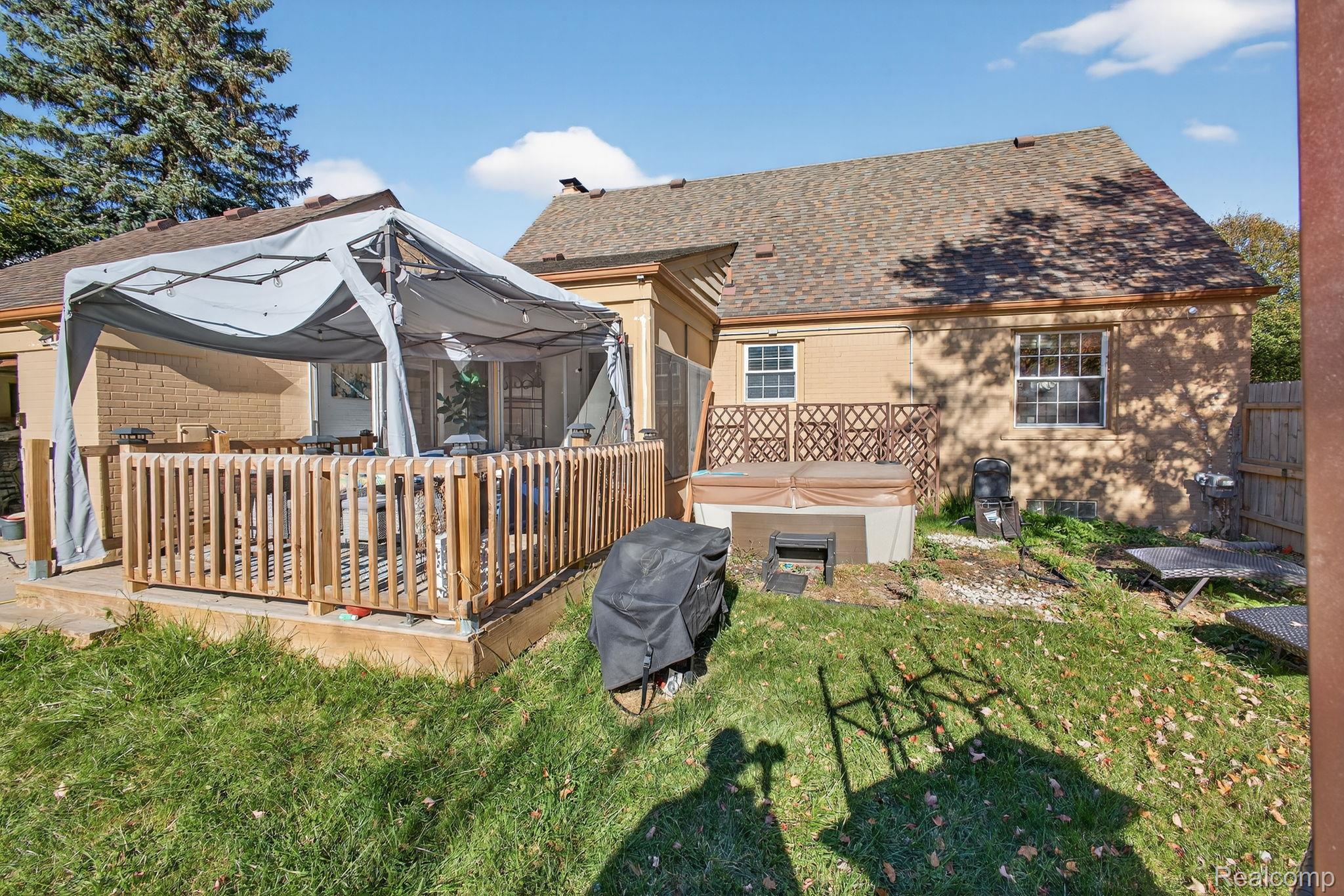 28025 Sunset Boulevard Property Photo 28