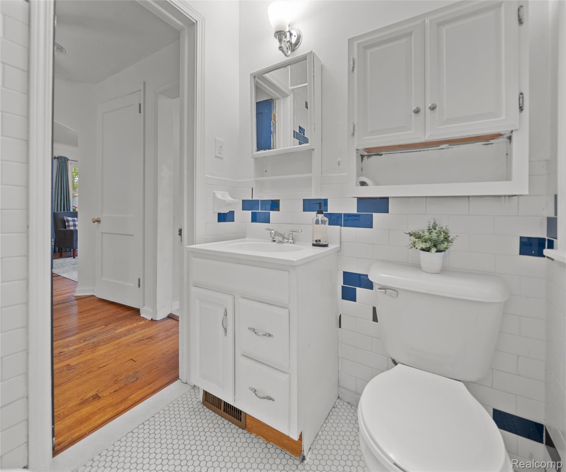 2017 Harding Avenue Property Photo 21