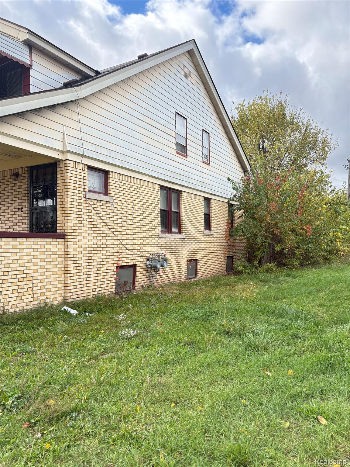 5235 Chalmers Street Property Photo 5