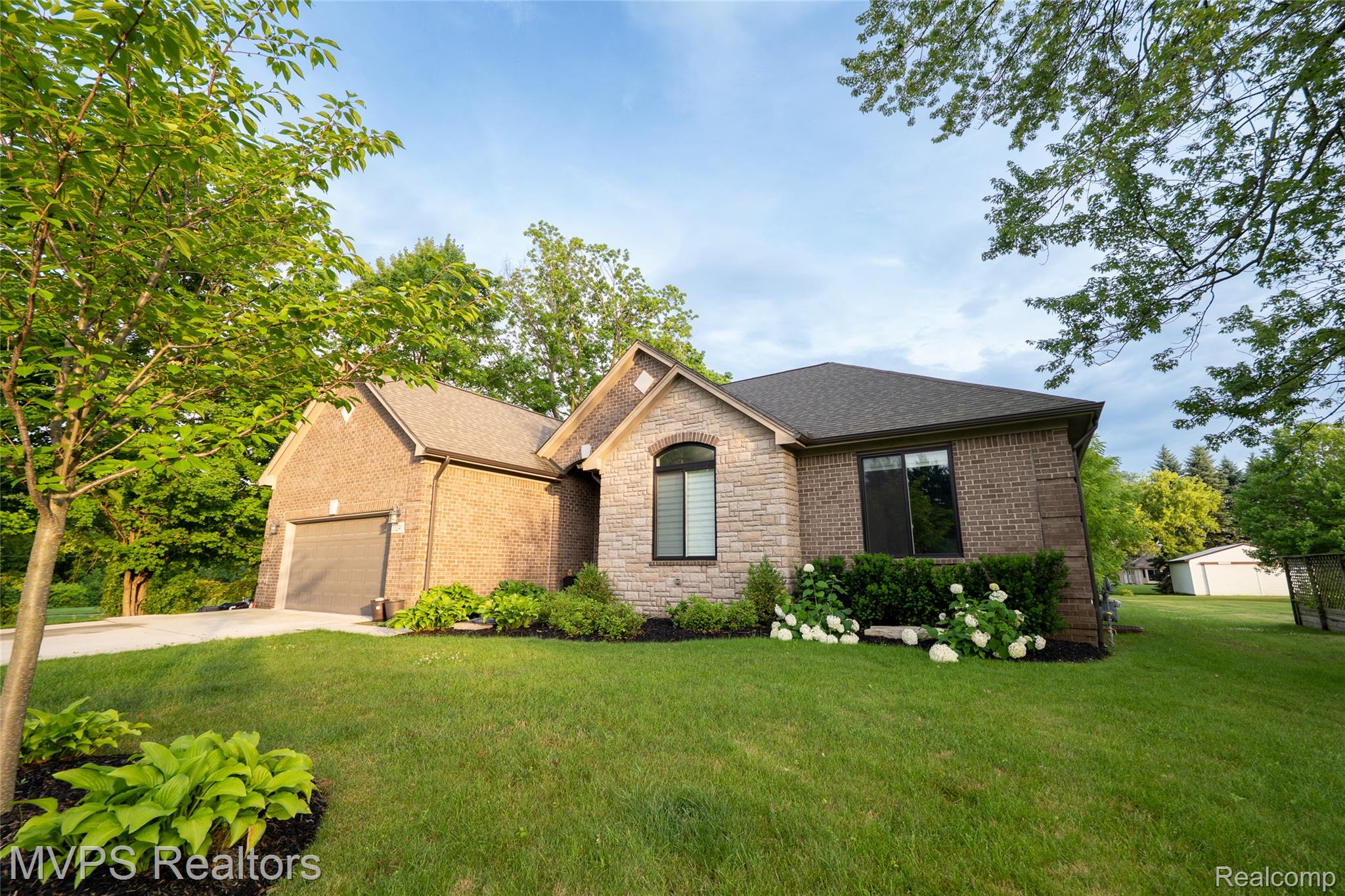 11240 29 Mile Road Property Photo 3