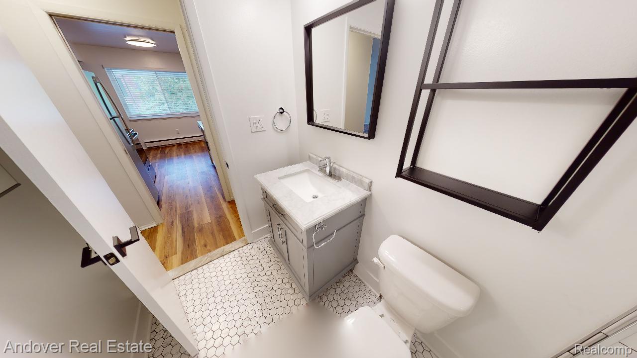 520 S Adams Road 5 Property Photo 12