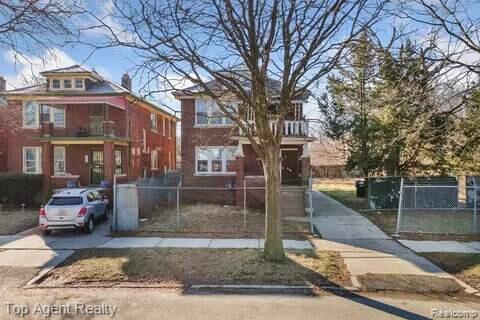 1939 W Grand Street Property Photo 1