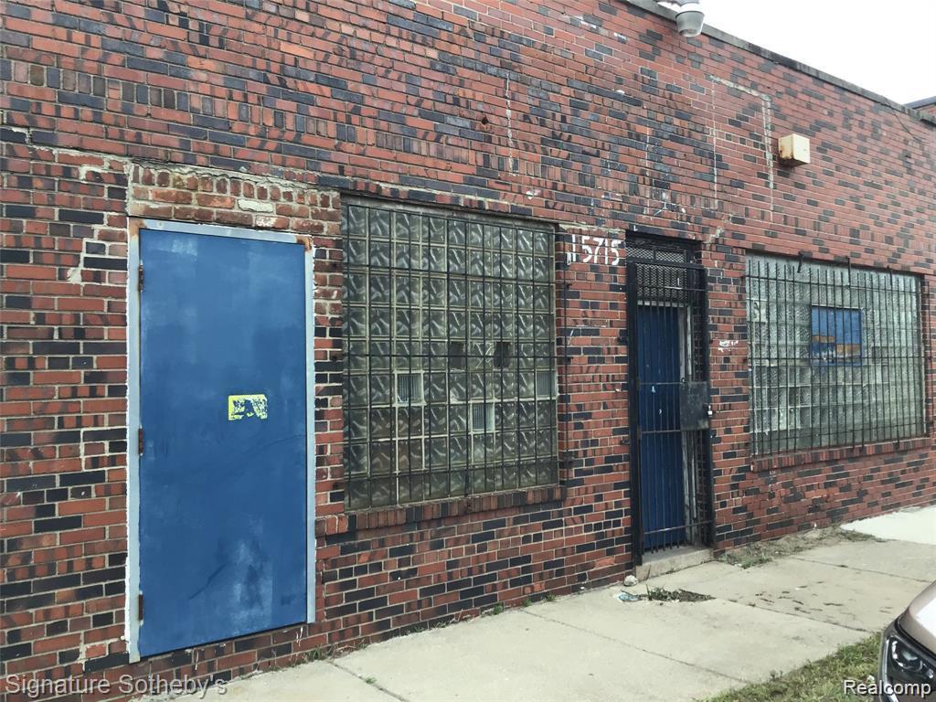 15715 Schaefer Highway Property Photo 3