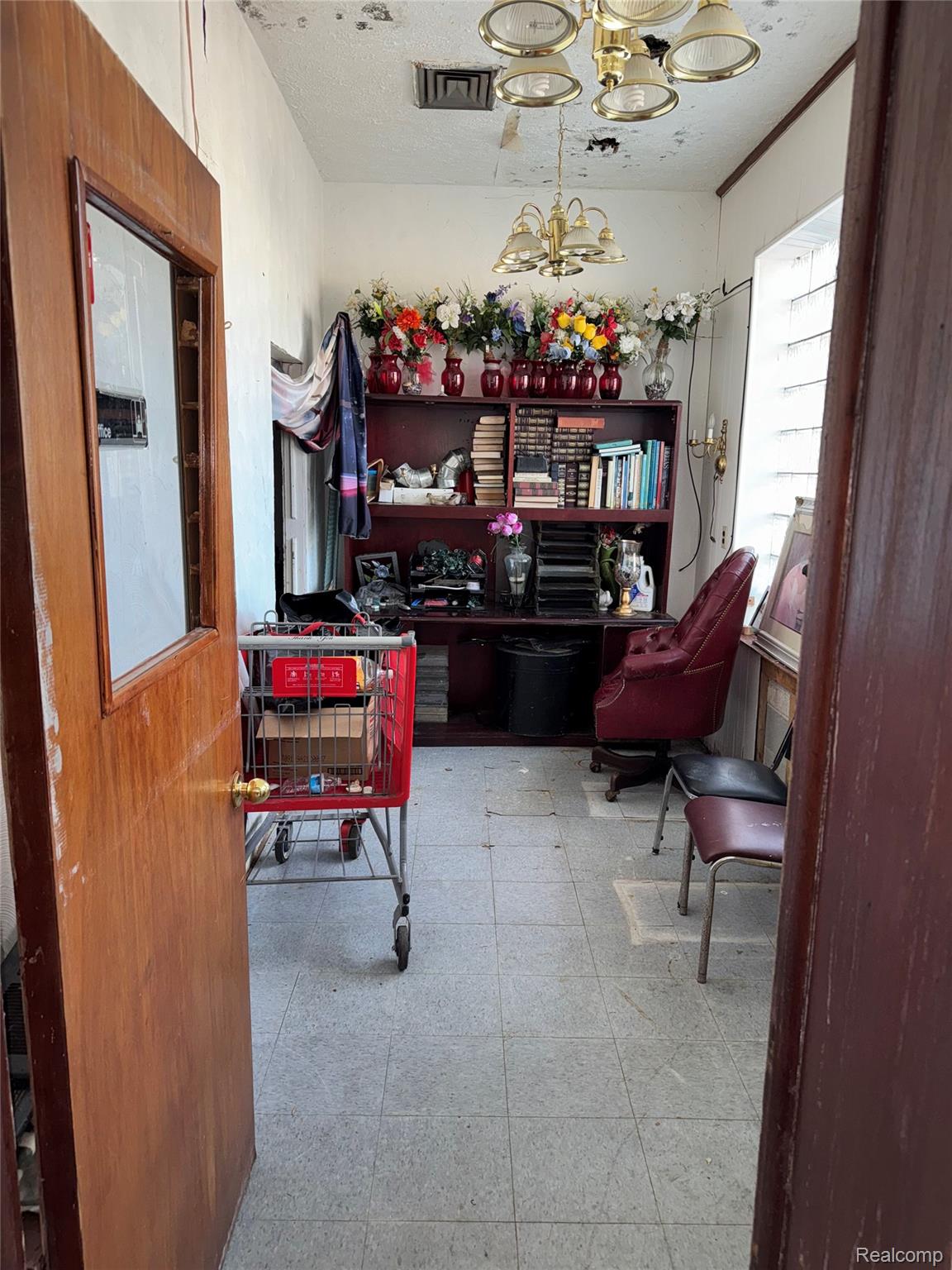 15715 Schaefer Highway Property Photo 17
