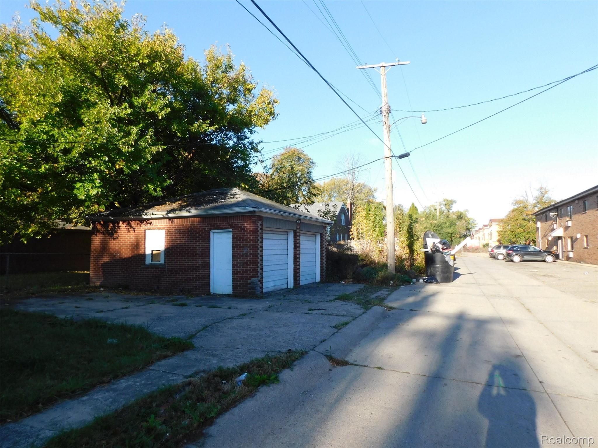 11539 Lakepointe Street Property Photo 2