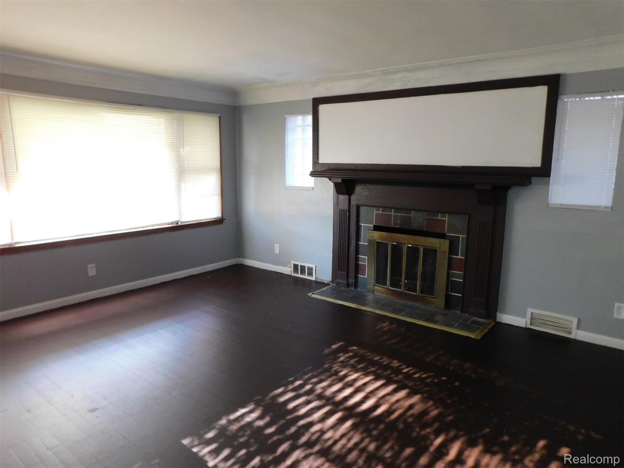 11539 Lakepointe Street Property Photo 4