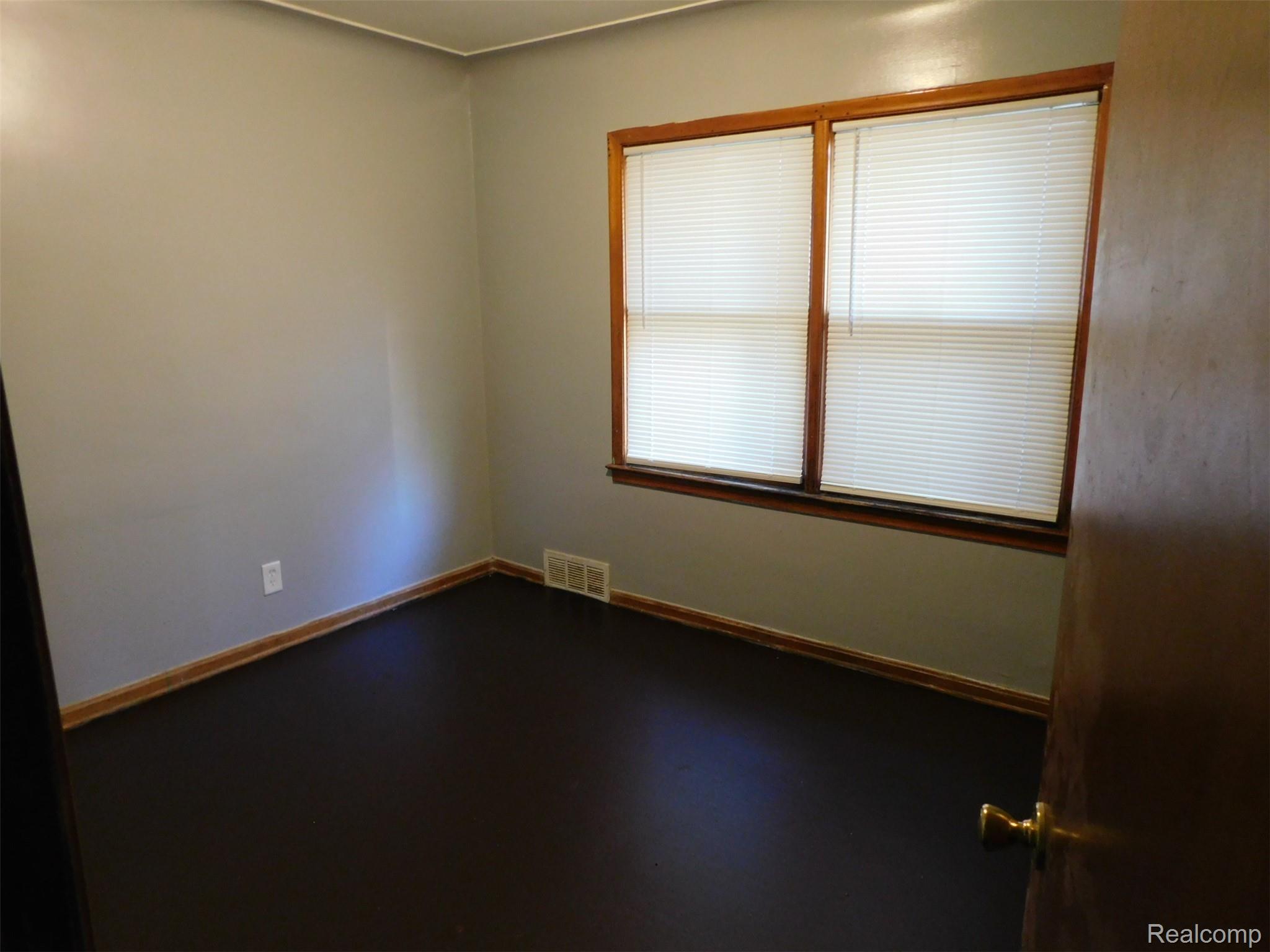 11539 Lakepointe Street Property Photo 6