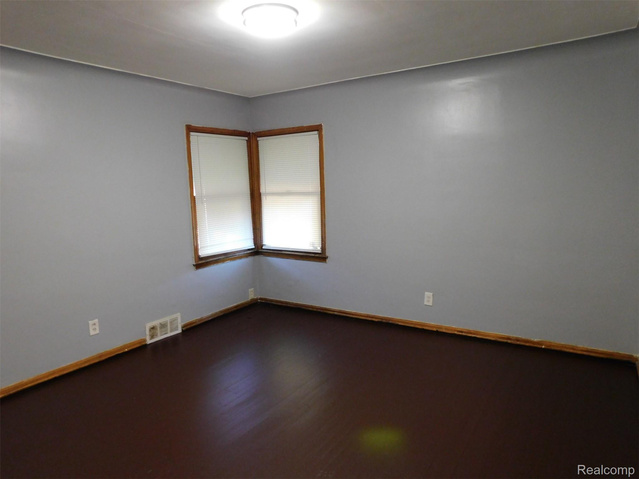 11539 Lakepointe Street Property Photo 8