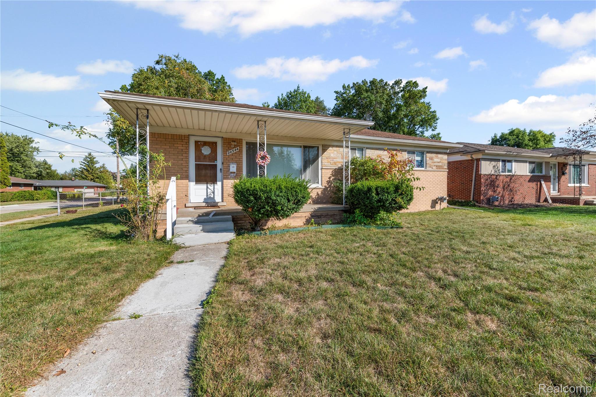 24544 Patricia Avenue Property Photo 3
