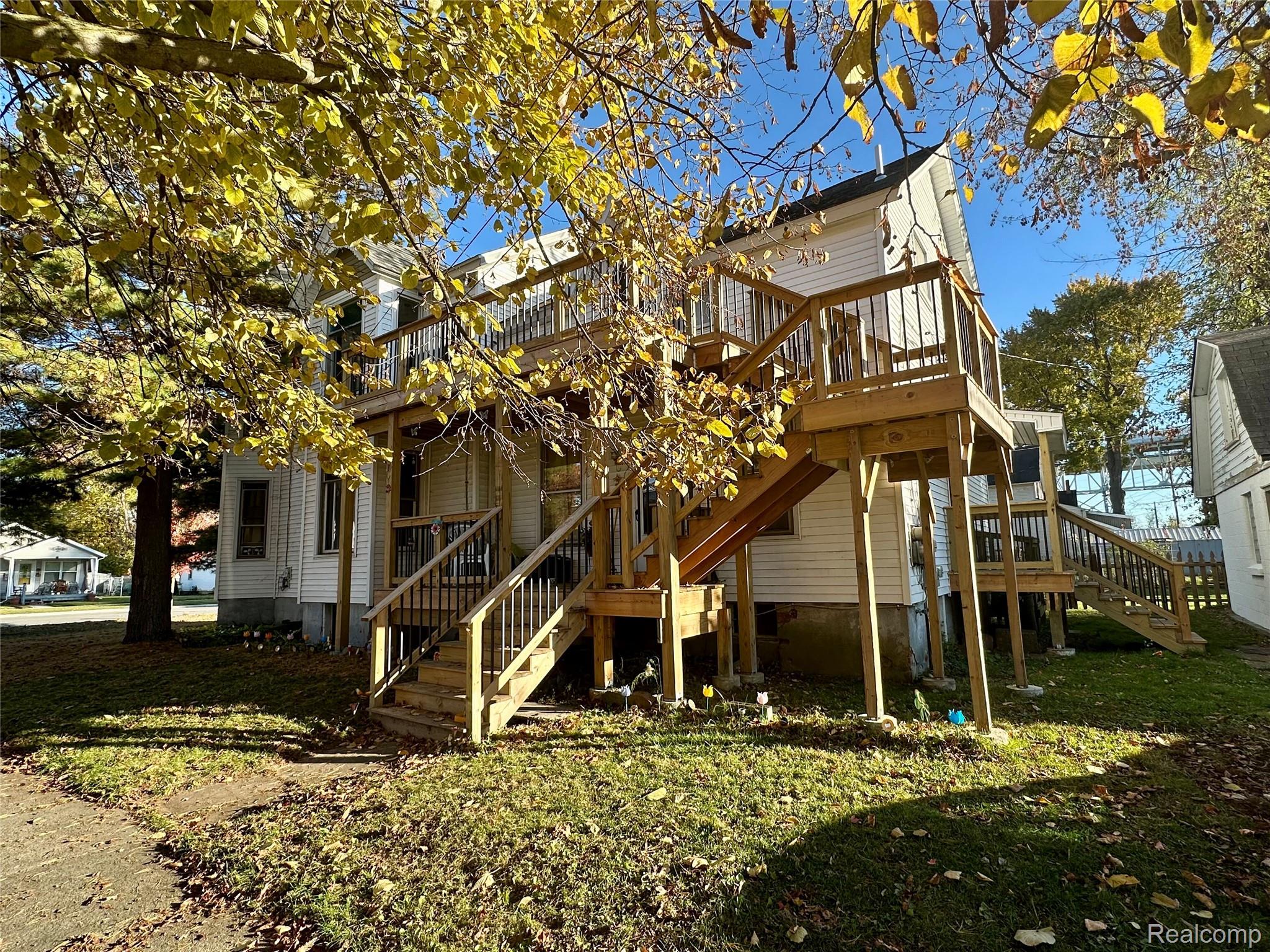 2437 Gratiot Avenue Property Photo 1