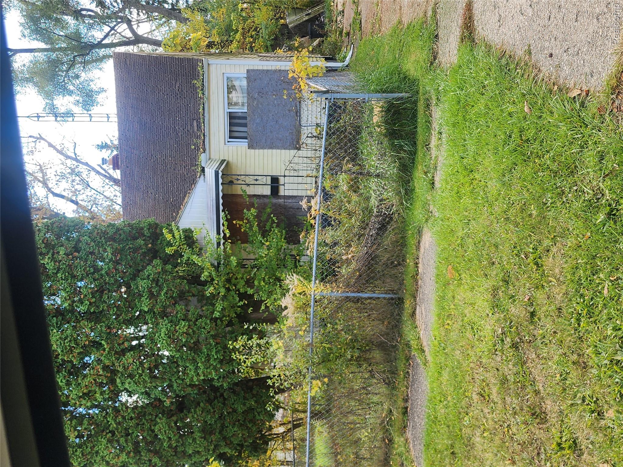 525 W Pulaski Avenue Property Photo 1