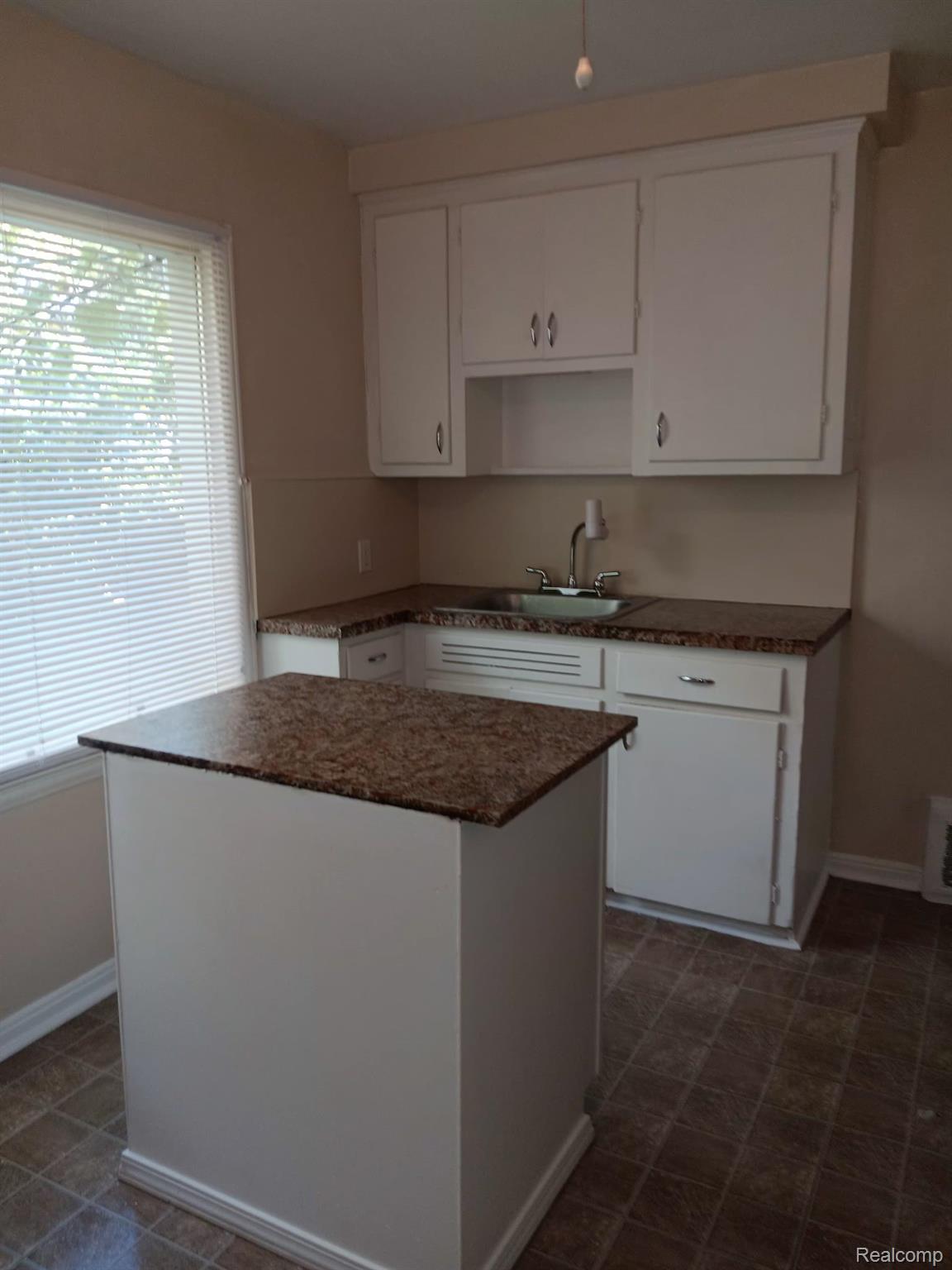 9250 Plainview Property Photo 5