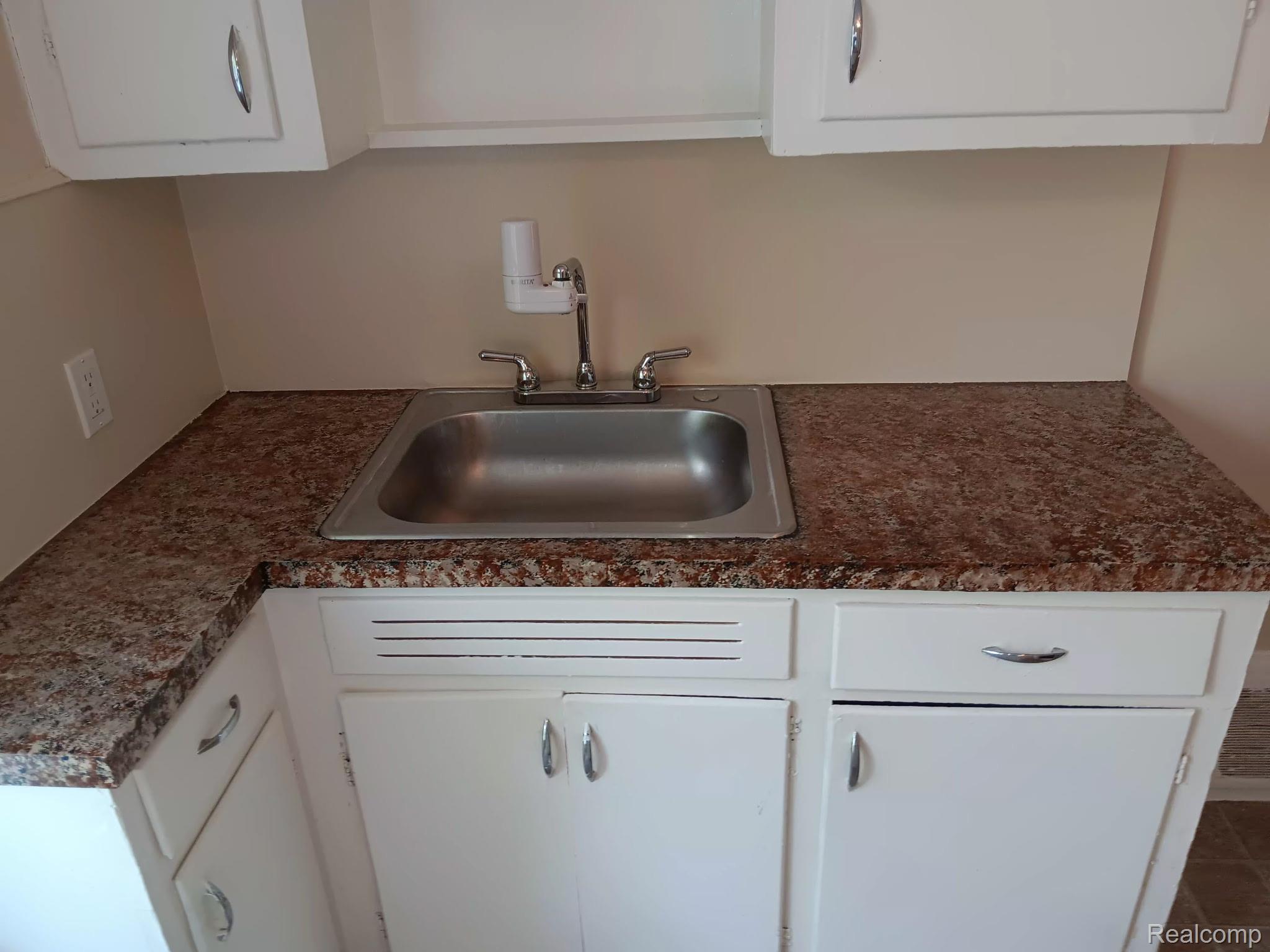 9250 Plainview Property Photo 7