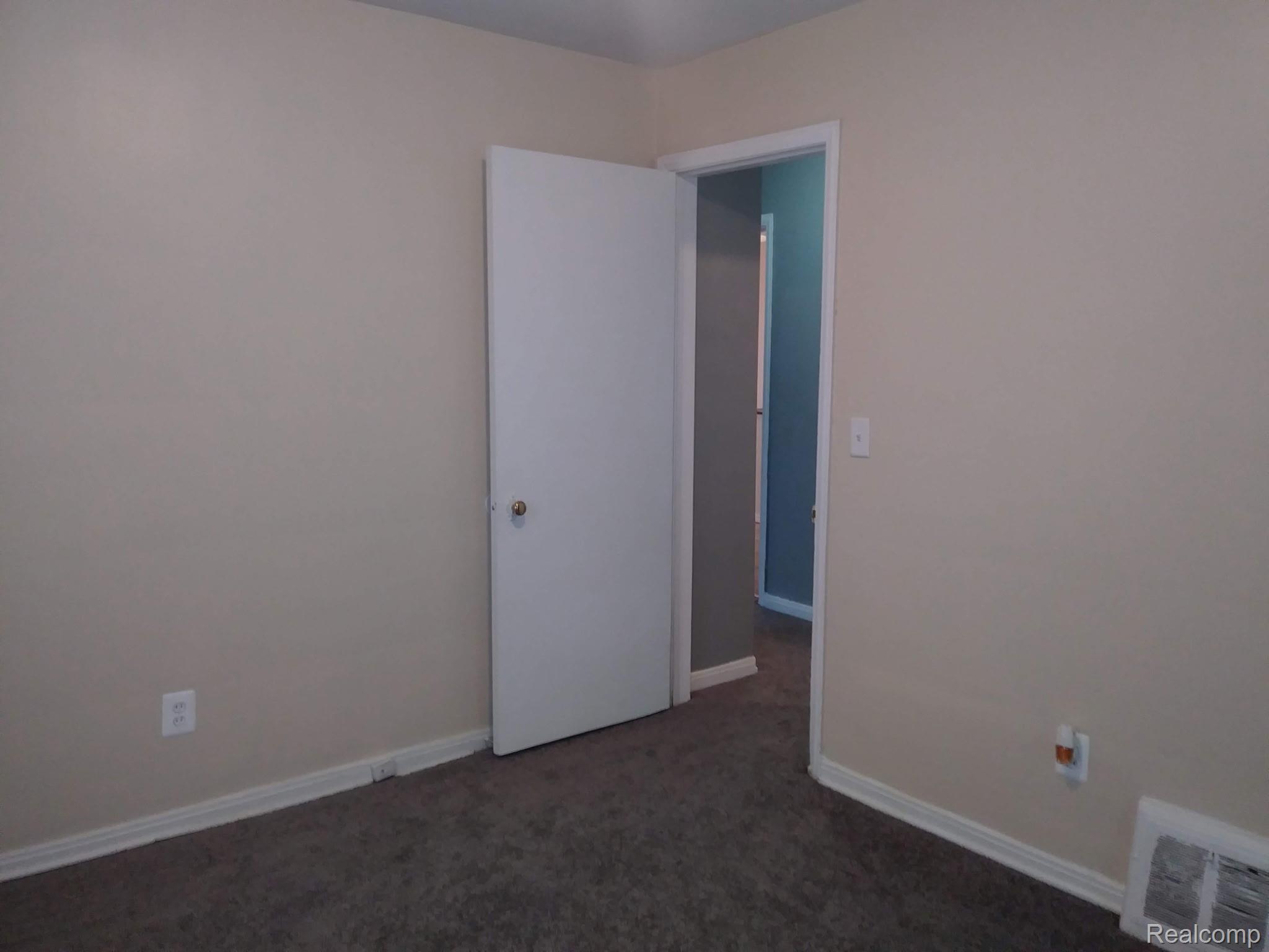 9250 Plainview Property Photo 14