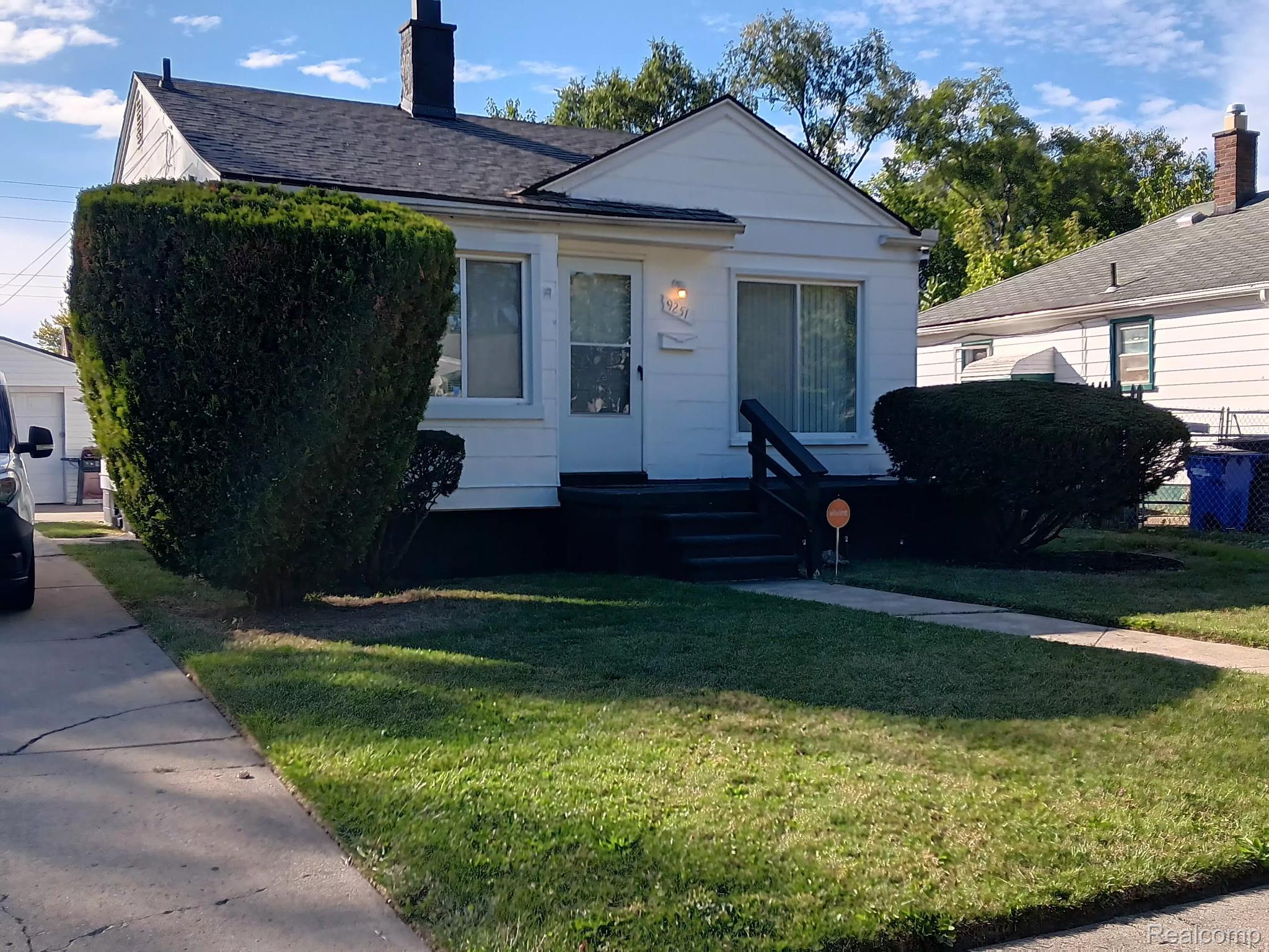 9251 Plainview Property Photo 2