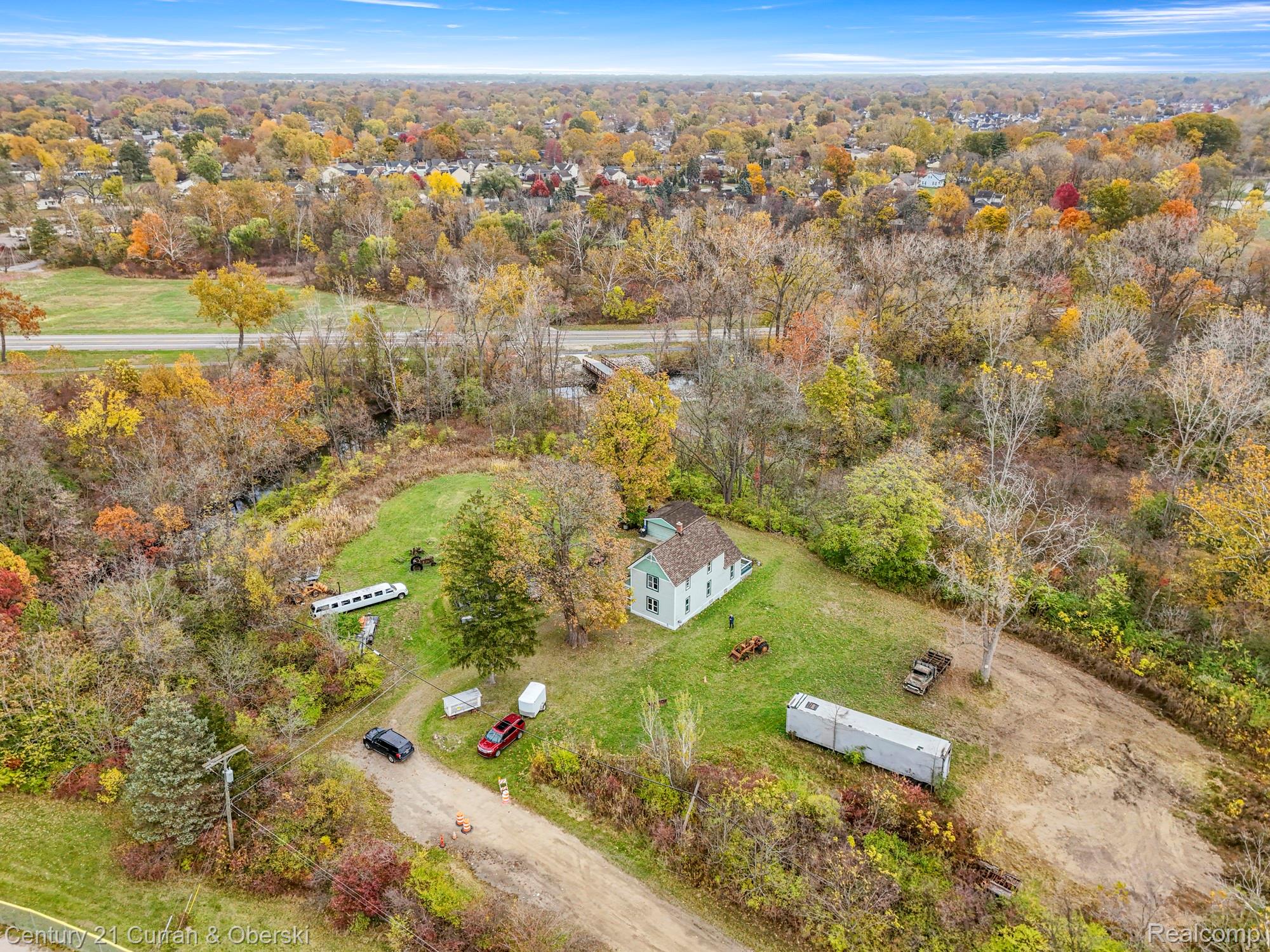 8004 N Farmington Road Property Photo 1