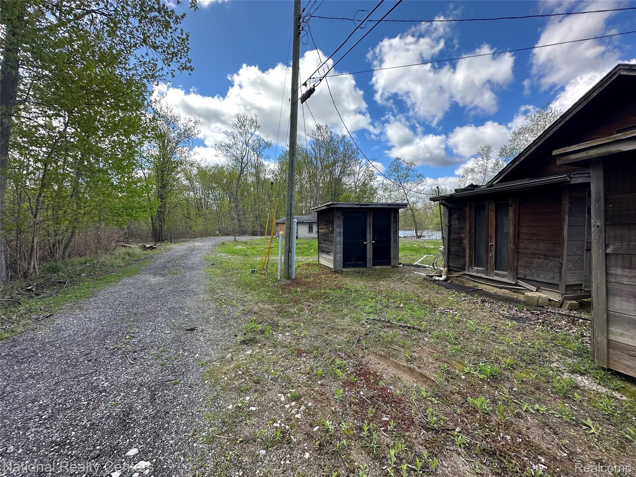 12063 Kirby Lane Property Photo 4