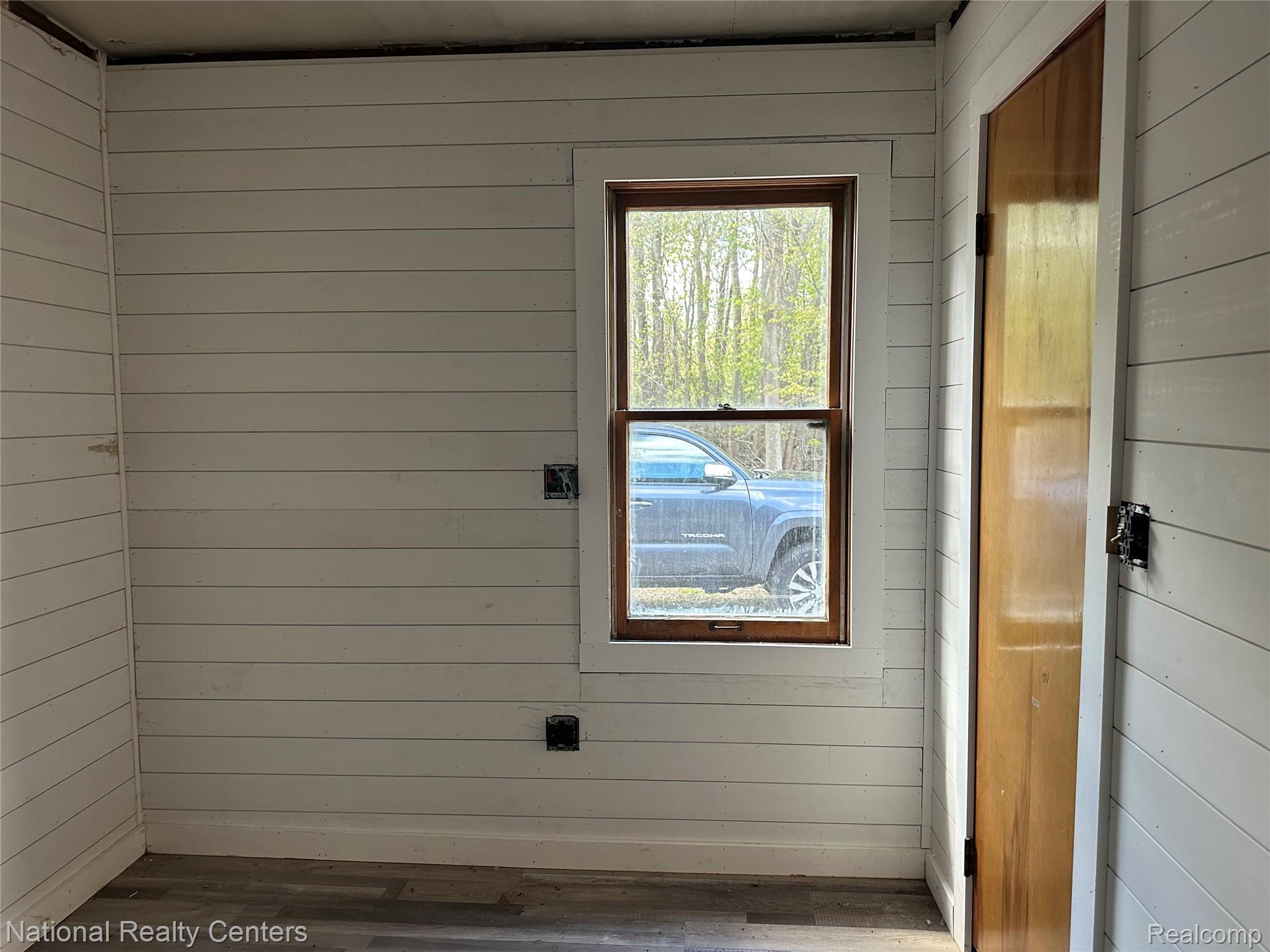 12063 Kirby Lane Property Photo 11