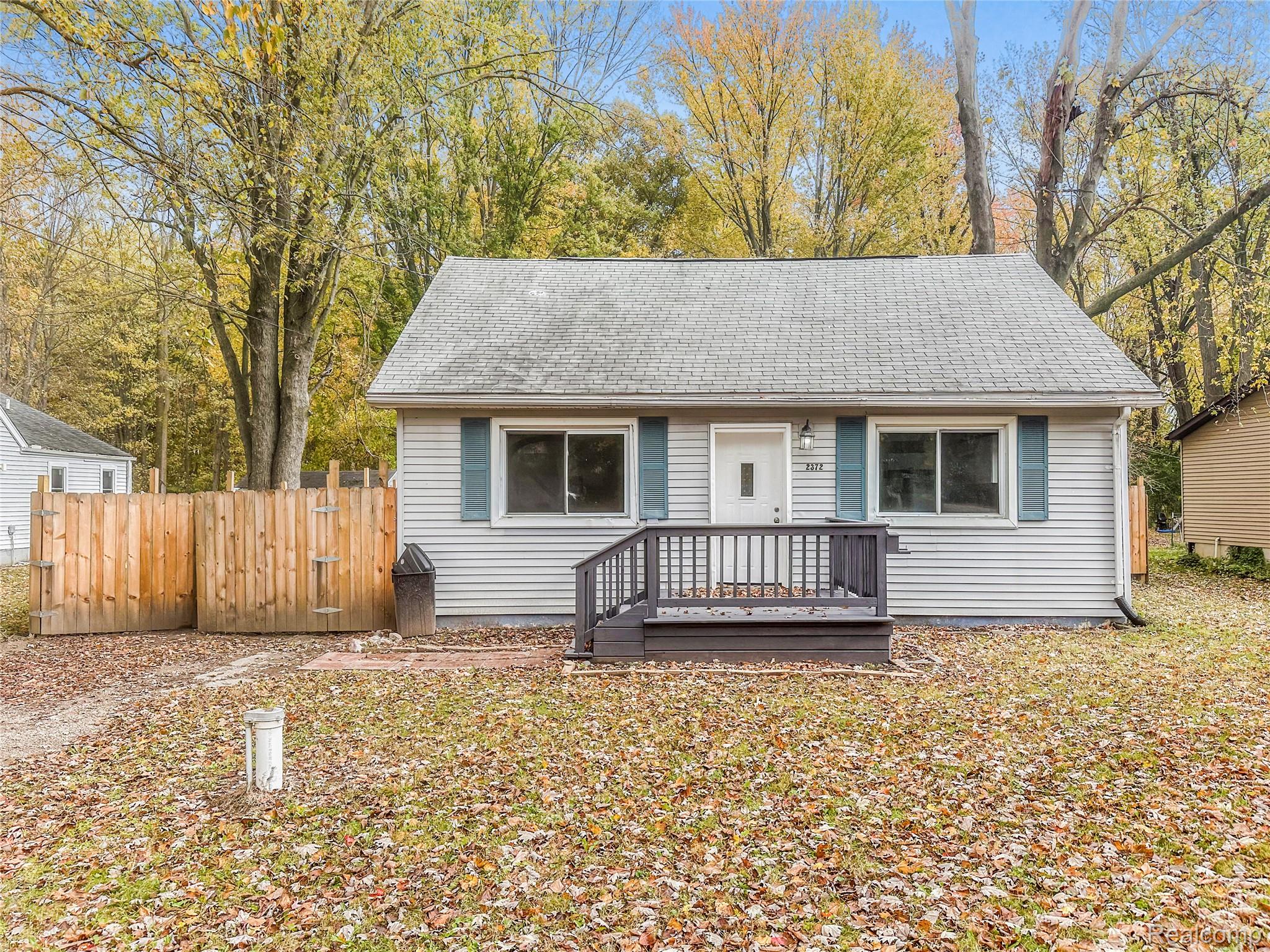 2372 Meadow Street Property Photo 2