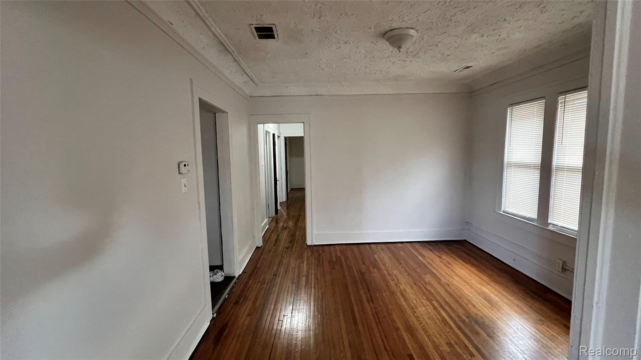 4901 Whitfield Street Property Photo 8