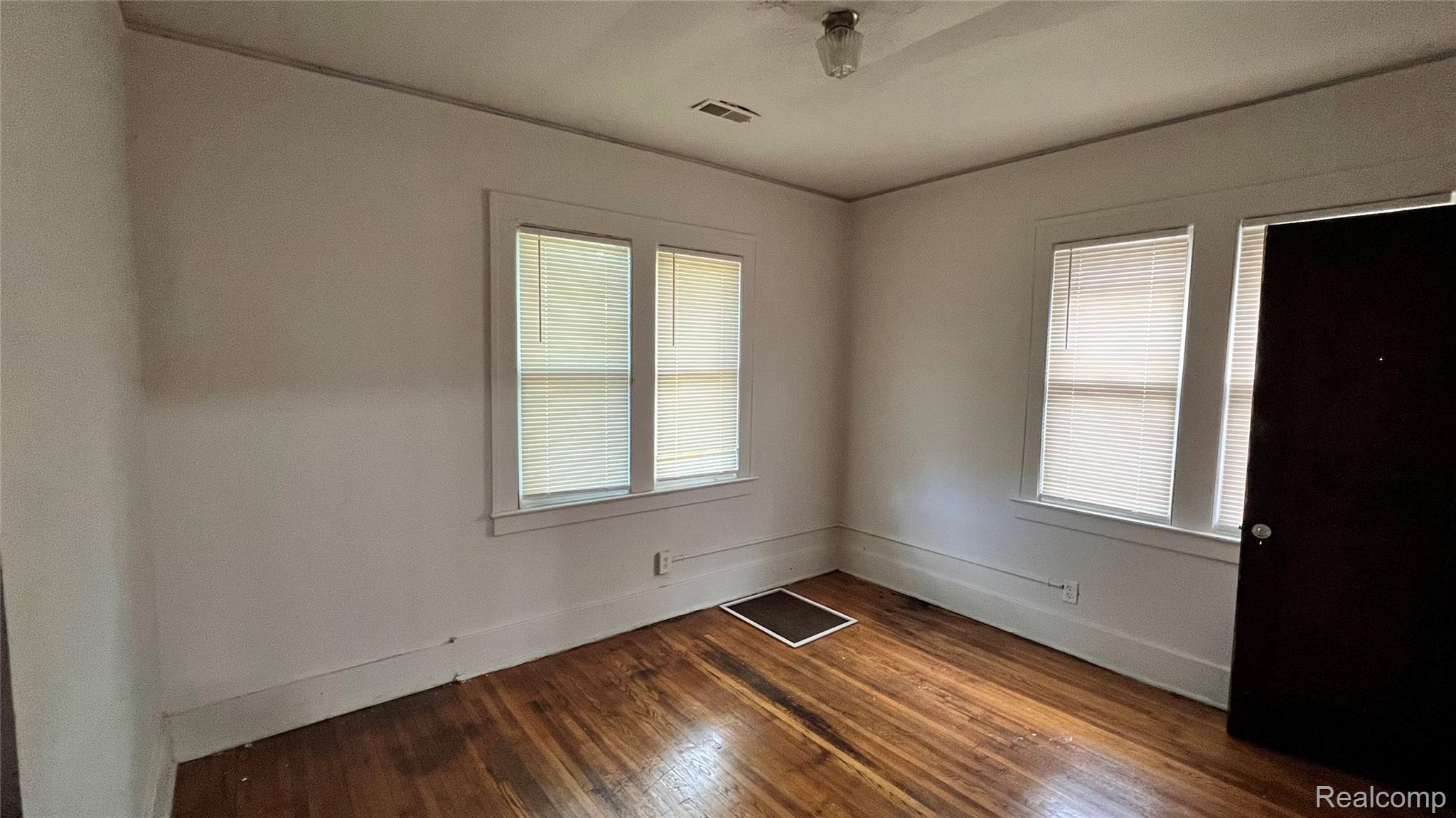 4901 Whitfield Street Property Photo 15