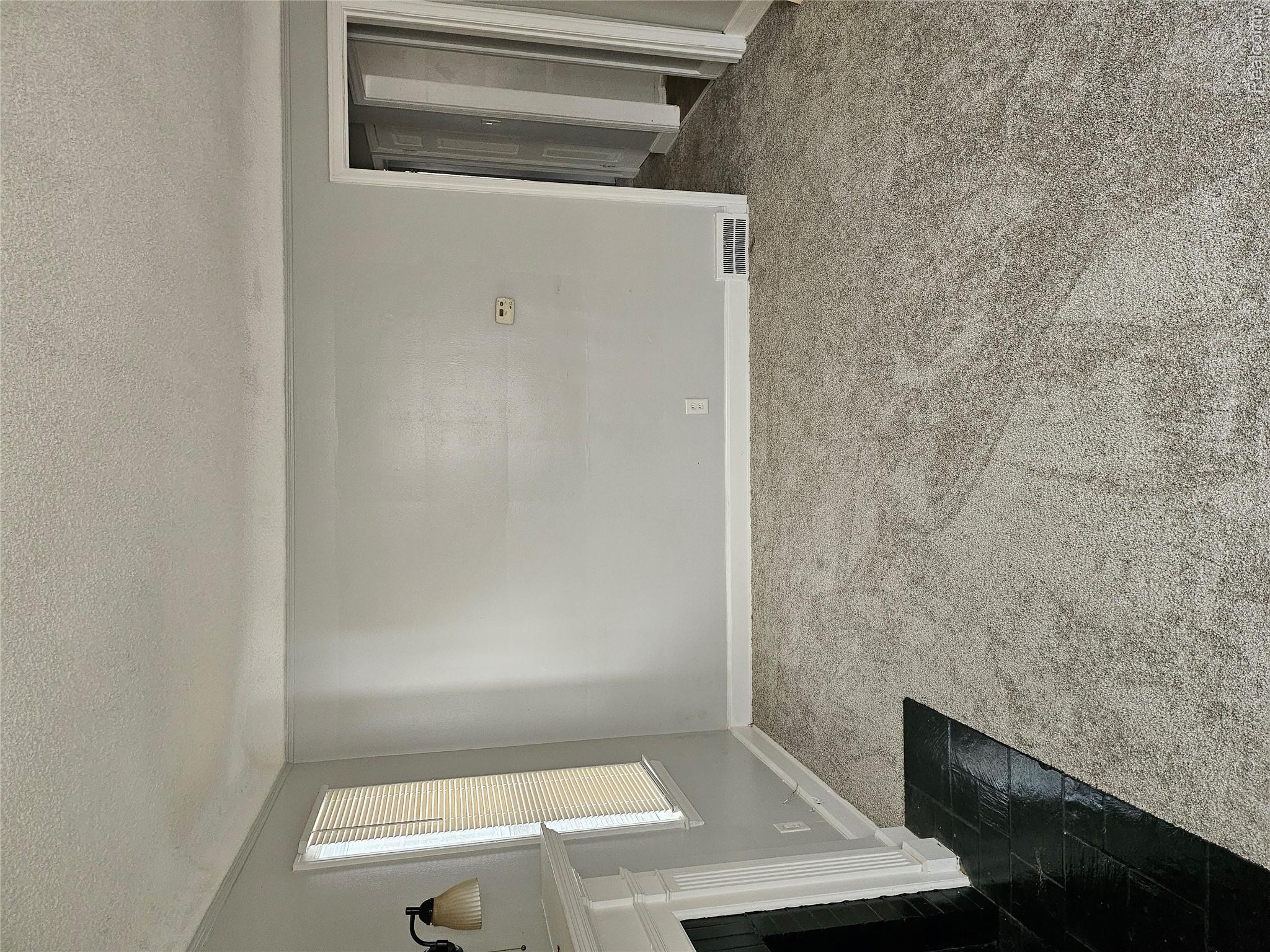 11627 Grayton Street Property Photo 3