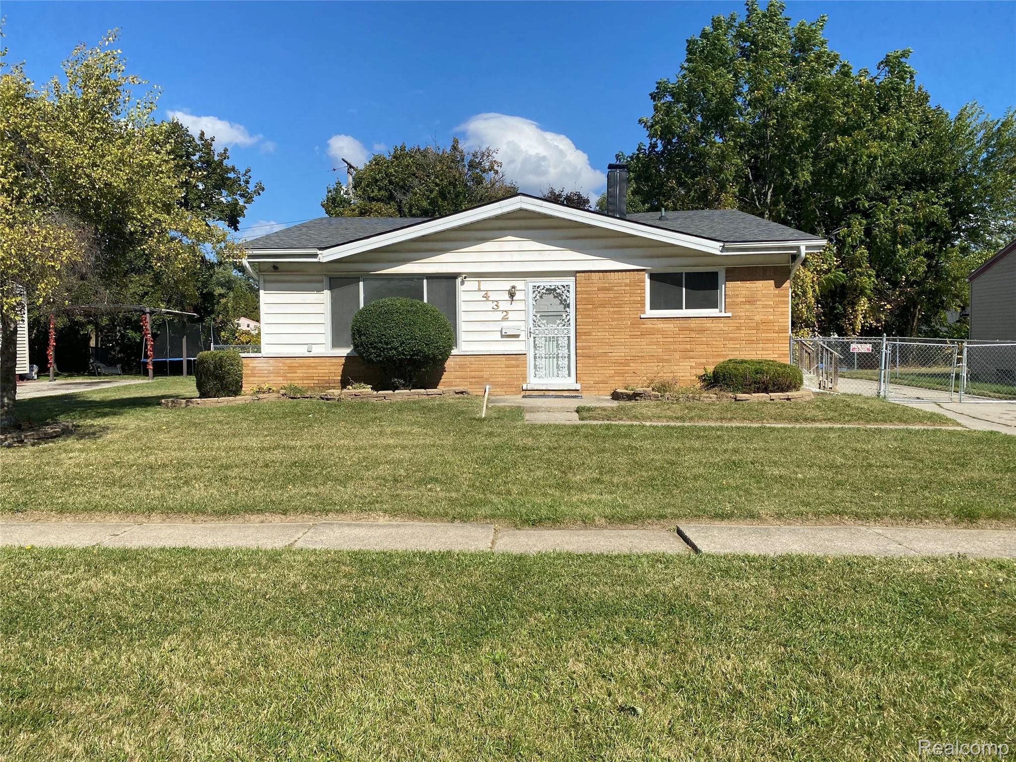 1432 Charwood Road Property Photo 1