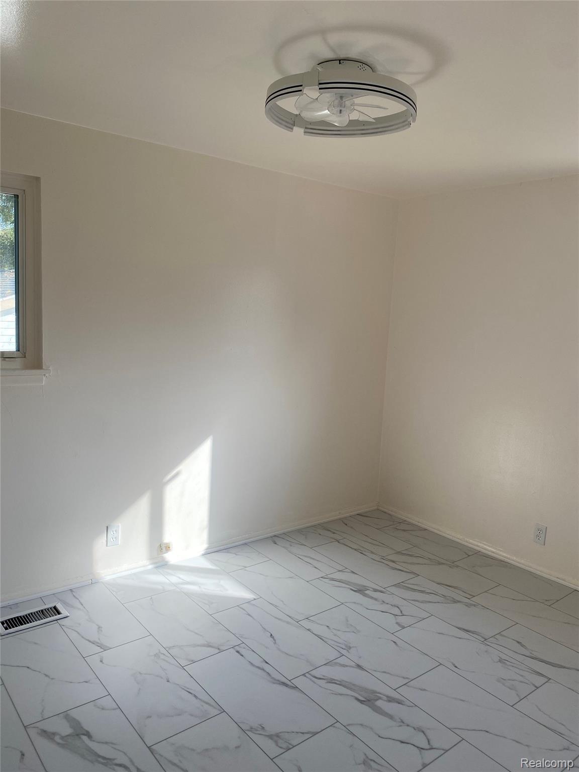 1432 Charwood Road Property Photo 3