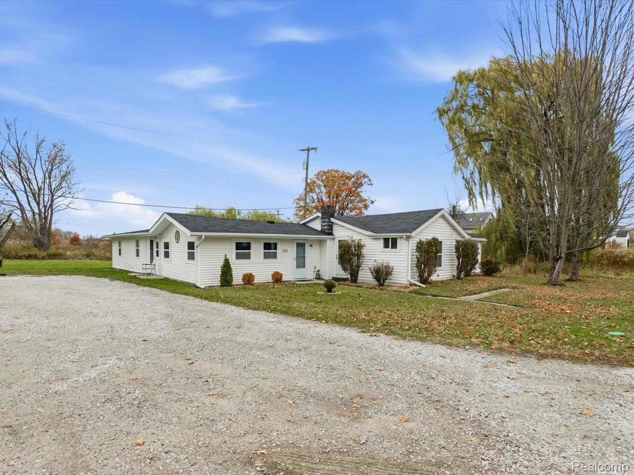 3076 Krafft Road Property Photo 3