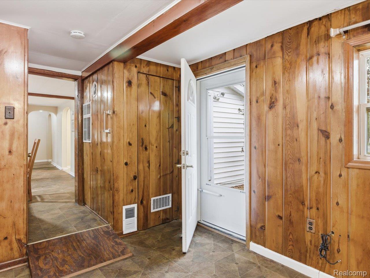 3076 Krafft Road Property Photo 19