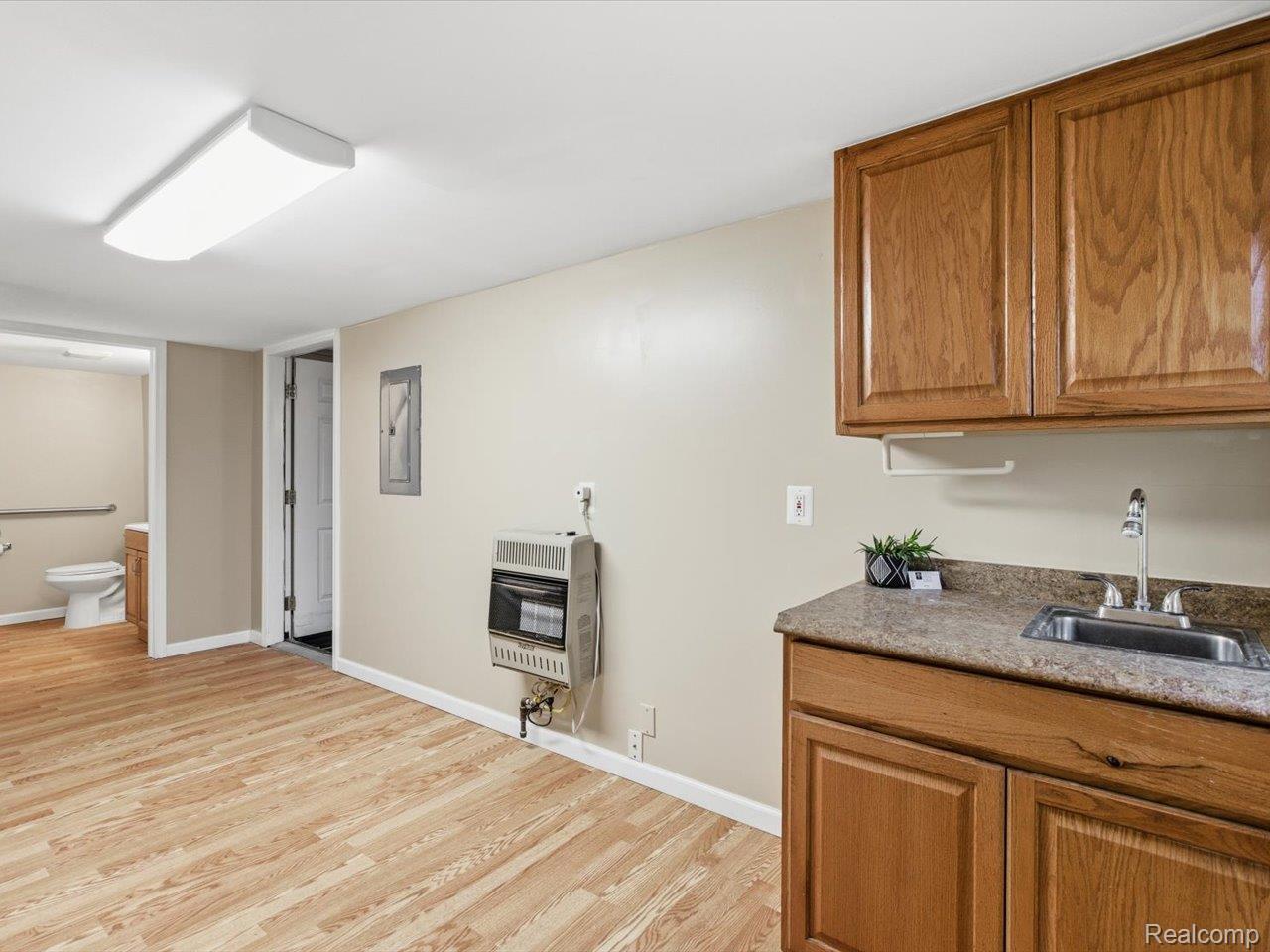 3076 Krafft Road Property Photo 23