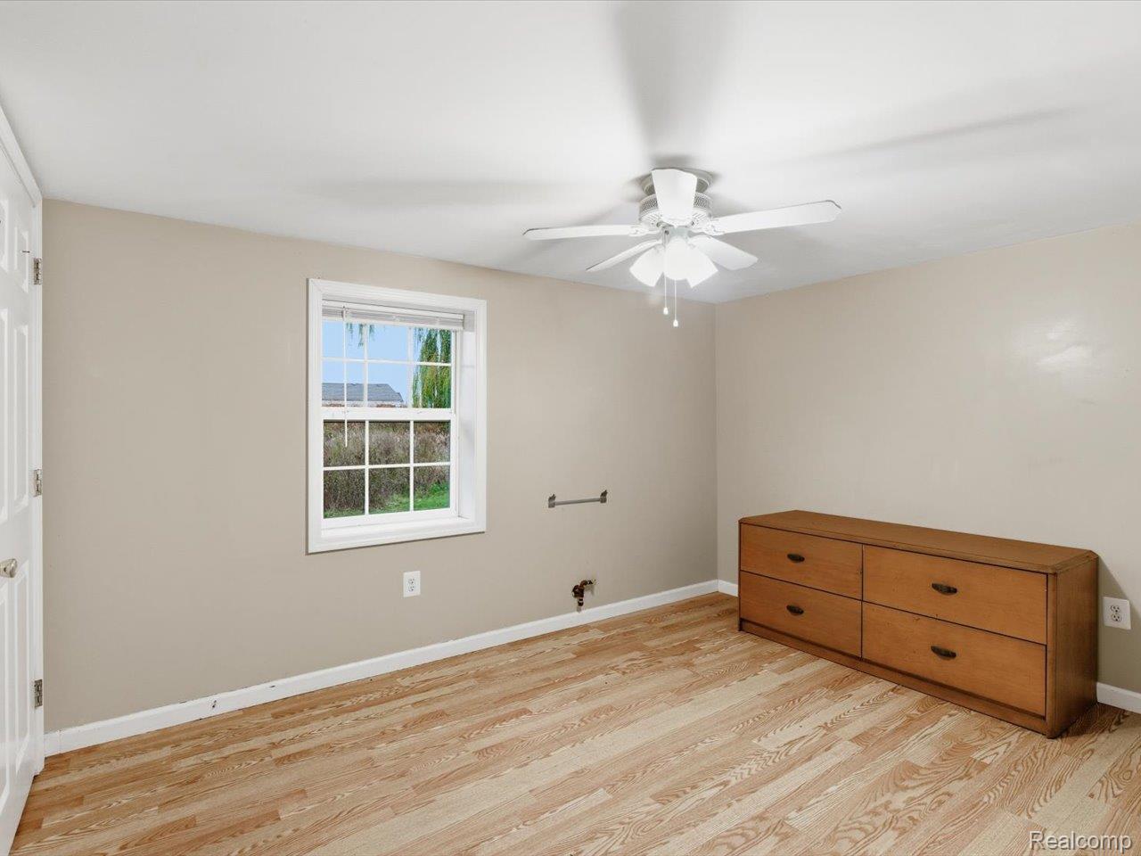 3076 Krafft Road Property Photo 27