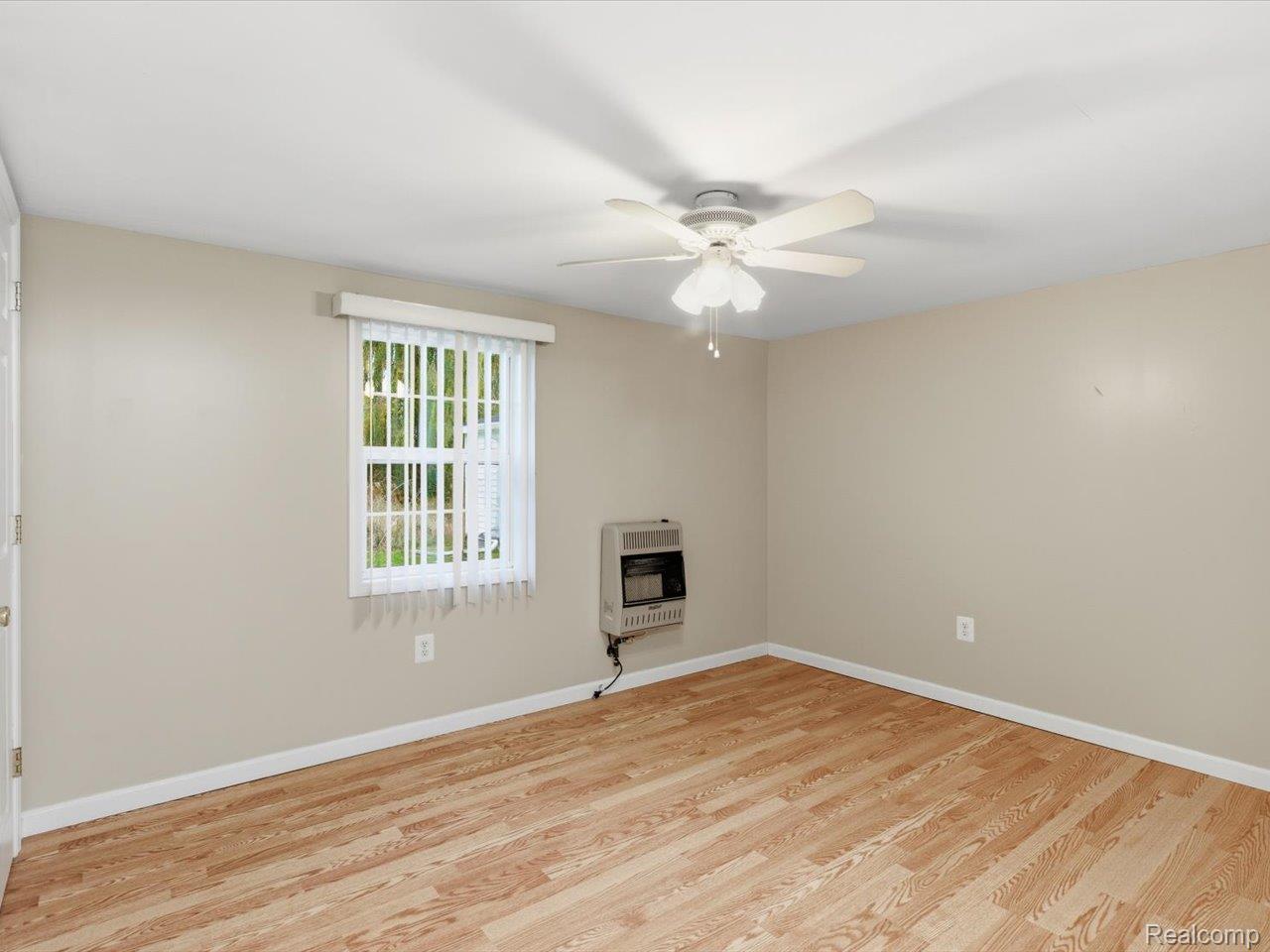 3076 Krafft Road Property Photo 28