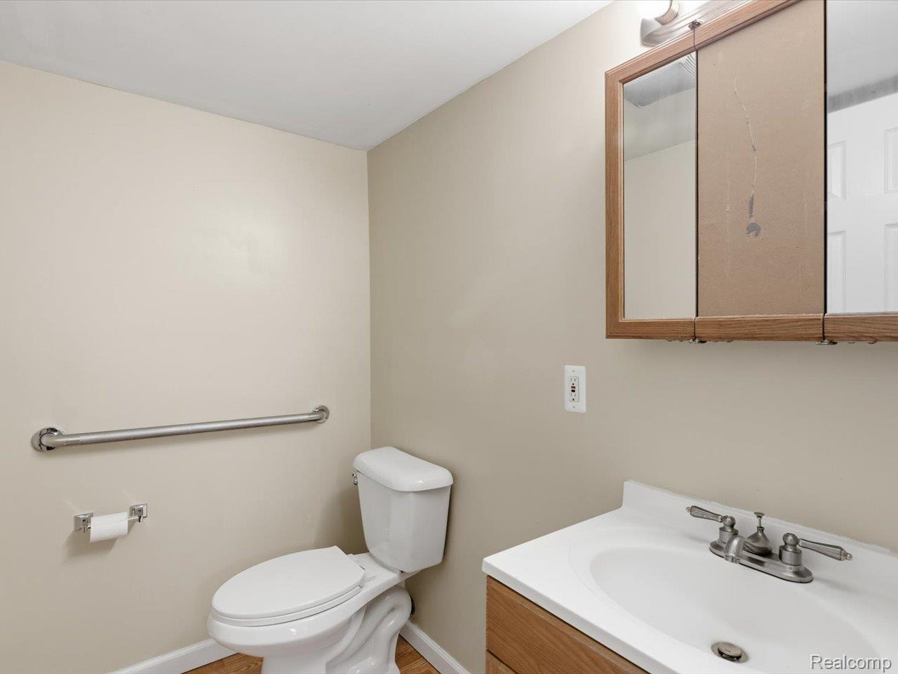 3076 Krafft Road Property Photo 30