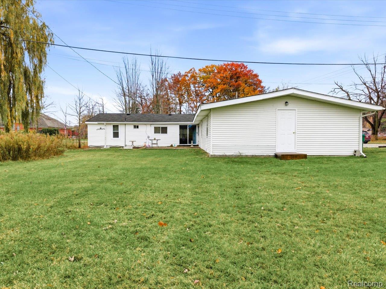 3076 Krafft Road Property Photo 32