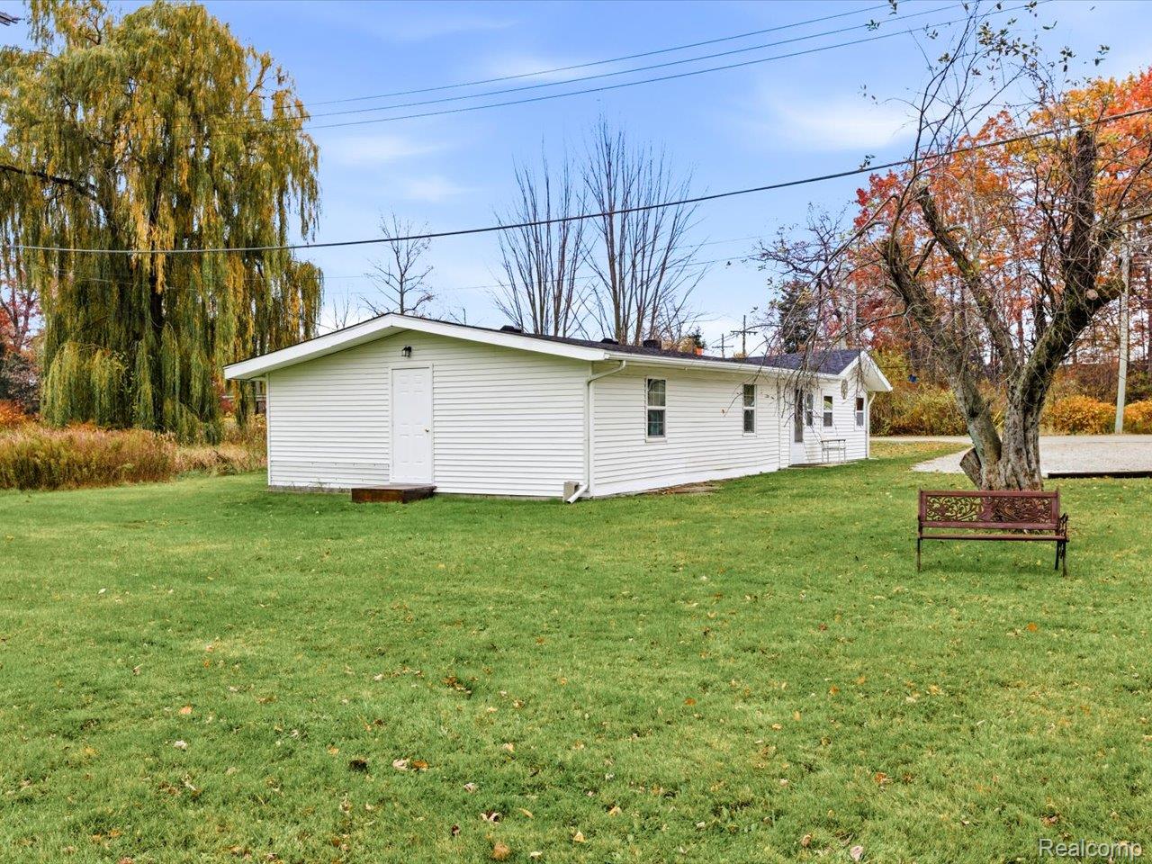 3076 Krafft Road Property Photo 33
