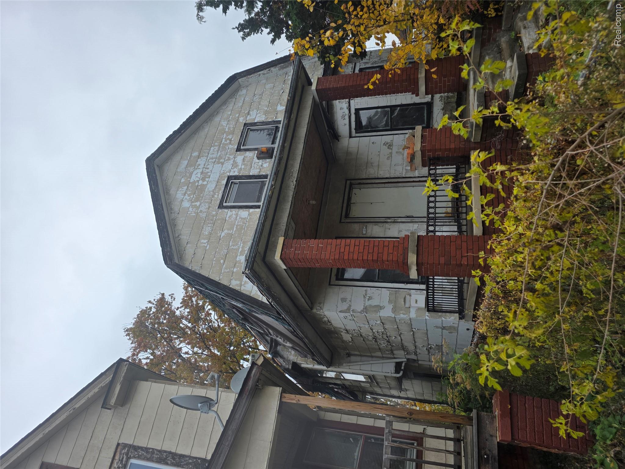 5852 Rohns Street Property Photo 1