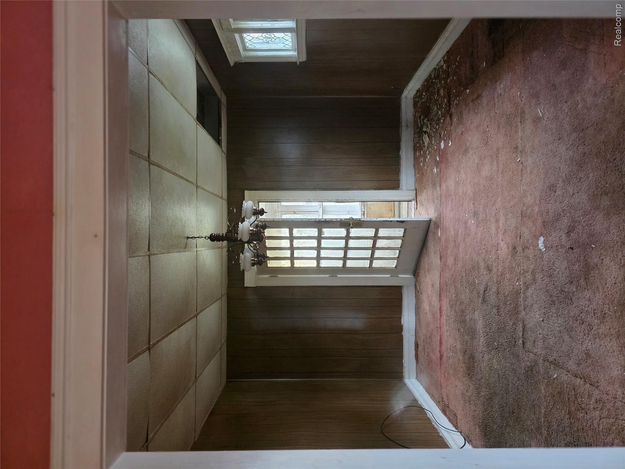 5852 Rohns Street Property Photo 6