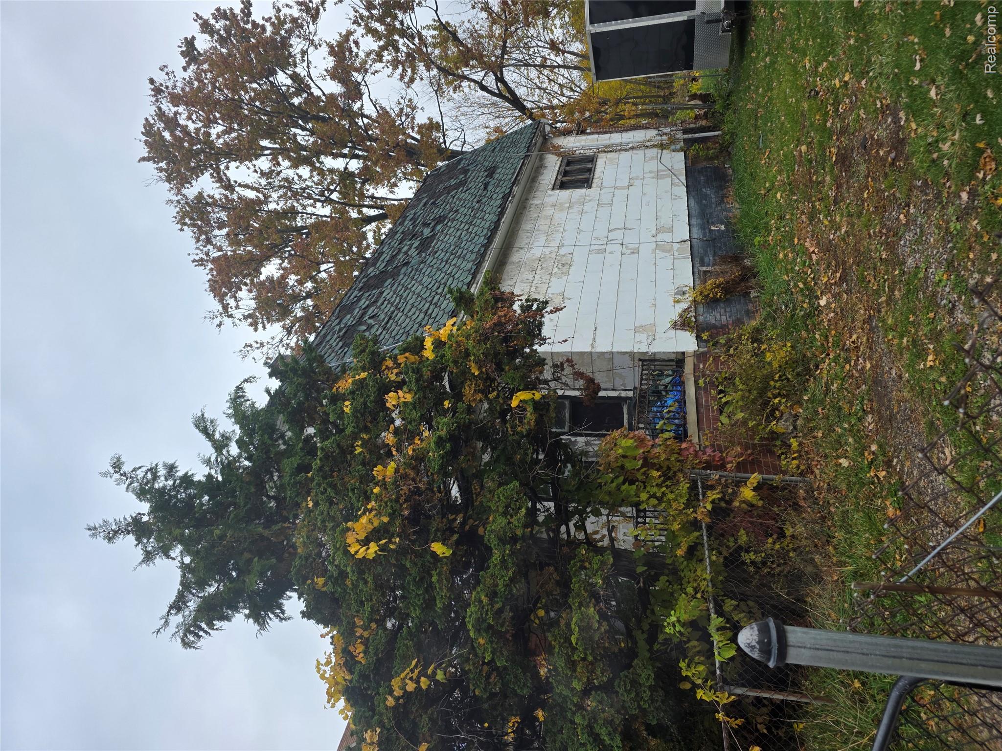 5852 Rohns Street Property Photo 14