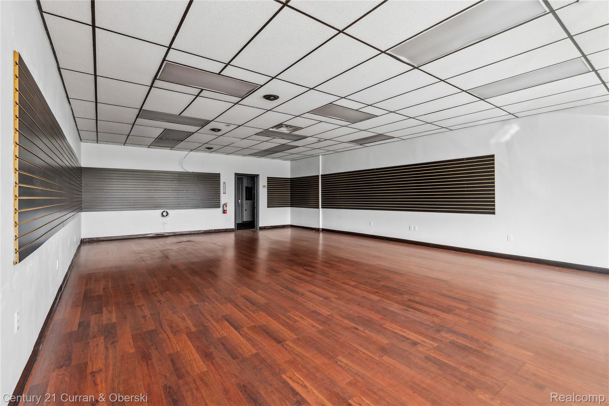 18708 Eureka Property Photo 8