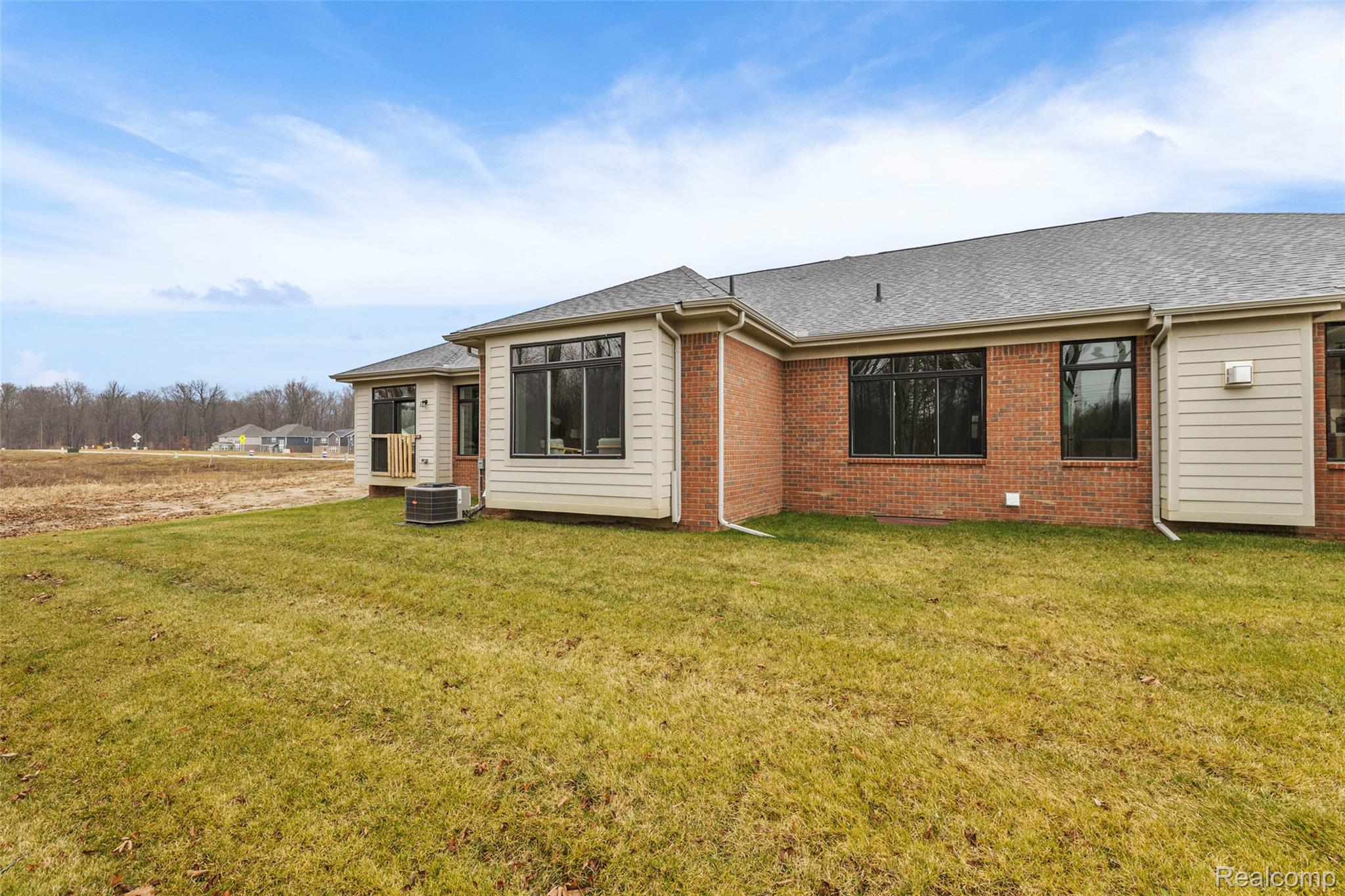 55589 Oak Pointe Property Photo 2