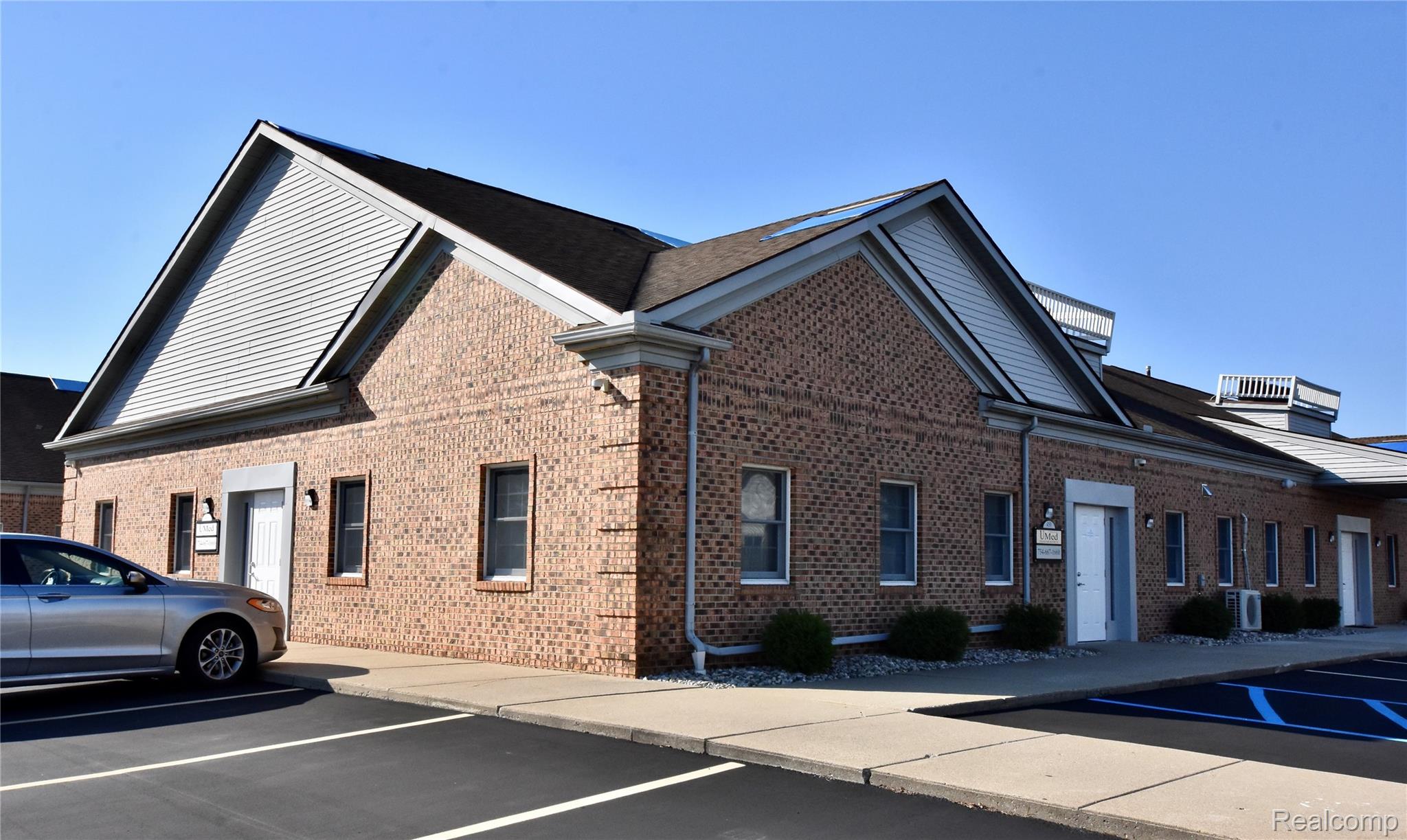 5880 N Canton Center Road 450 Property Photo 1