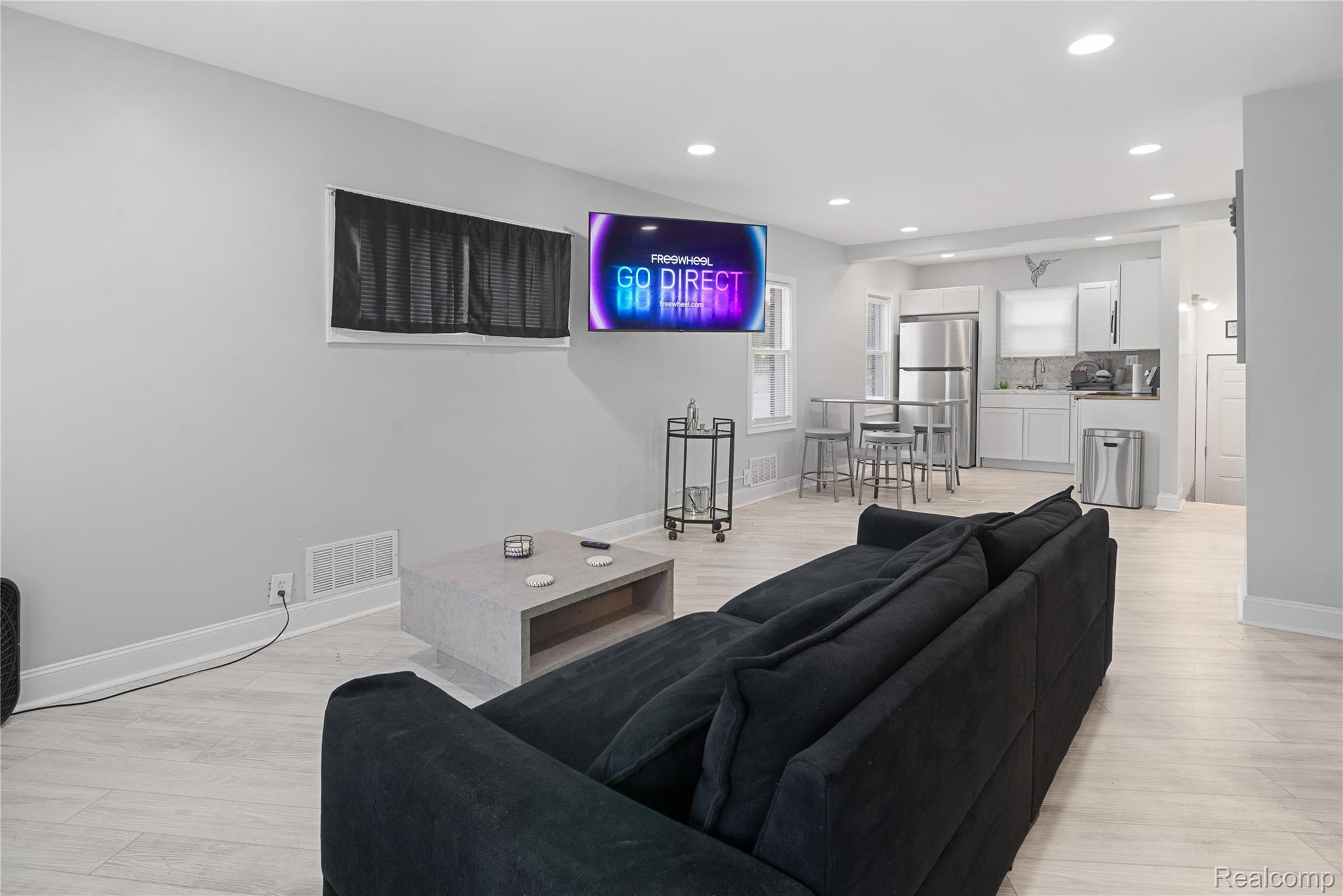 16252 Coyle Street Property Photo 4