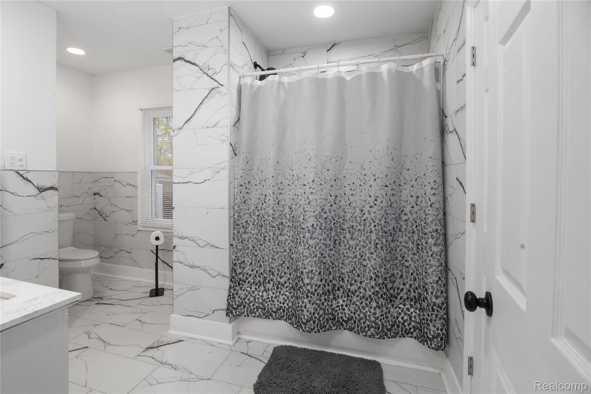 16252 Coyle Street Property Photo 9