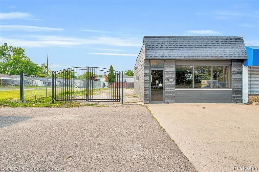 15615 E 10 Mile Road Property Photo 1