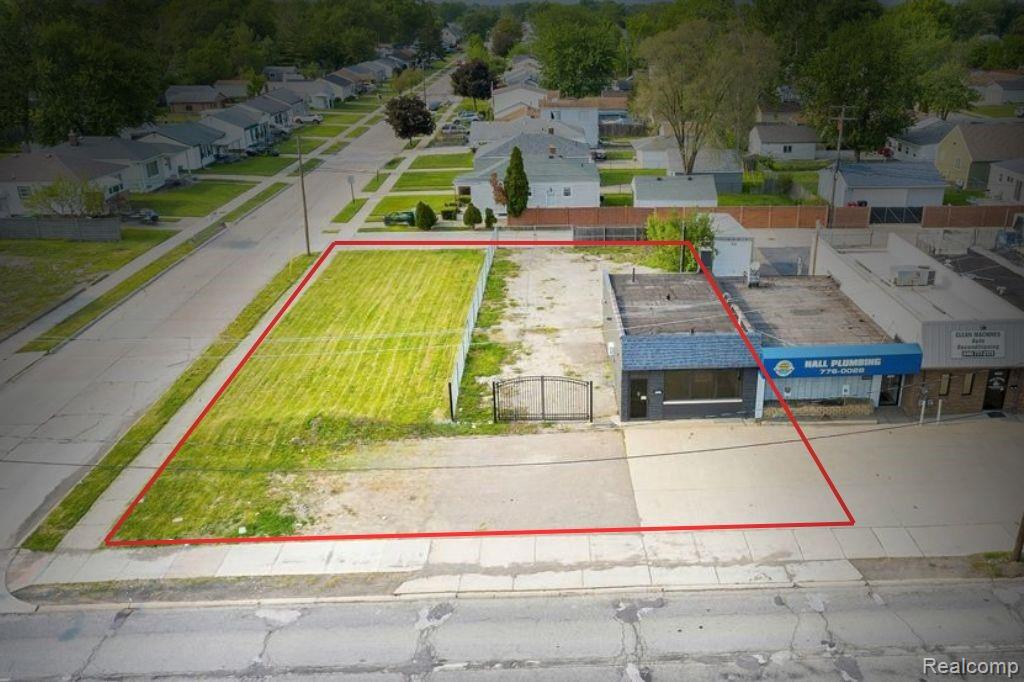 15615 E 10 Mile Road Property Photo 8