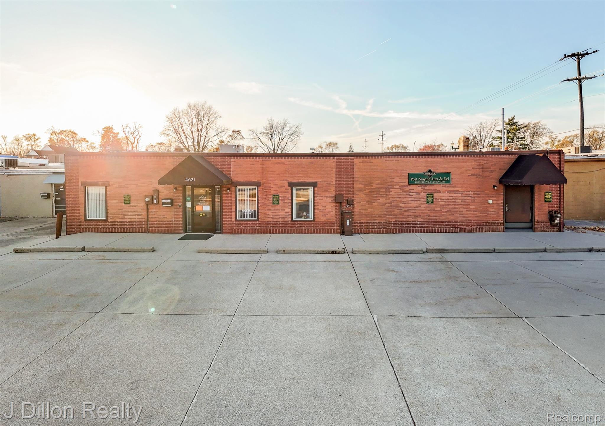 4621 & 4615 S Wayne Road Property Photo 1